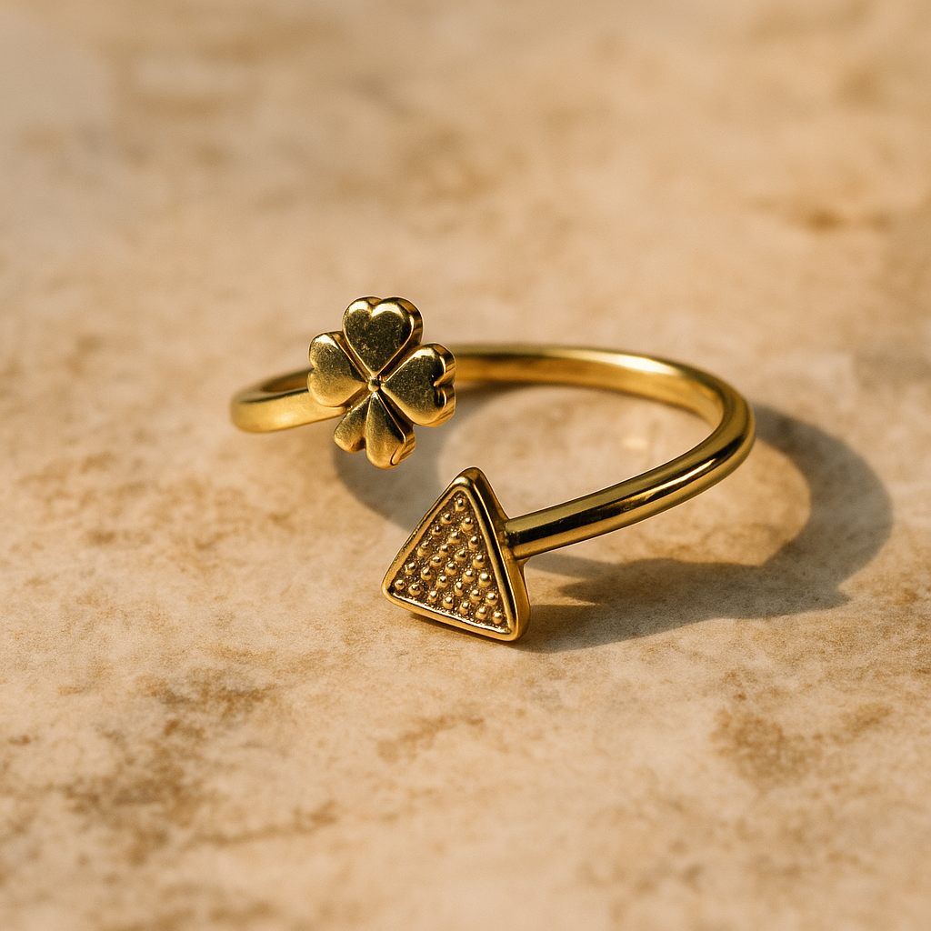 Lucky Clover & Triangle Ring