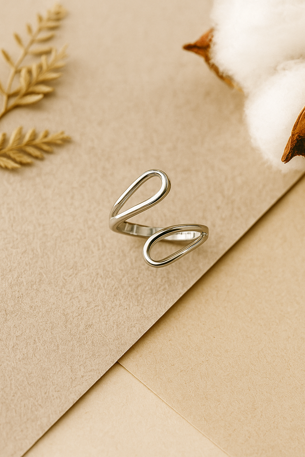 Flowing Curve Ring