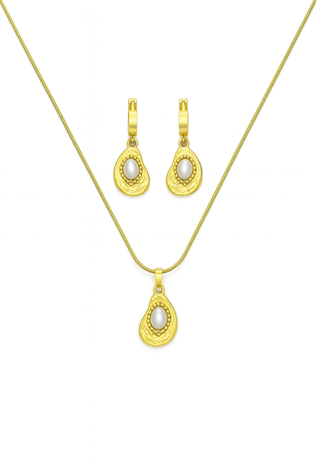 Dainty Pearl Set