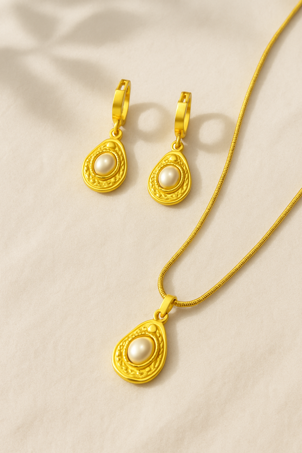Dainty Pearl Set