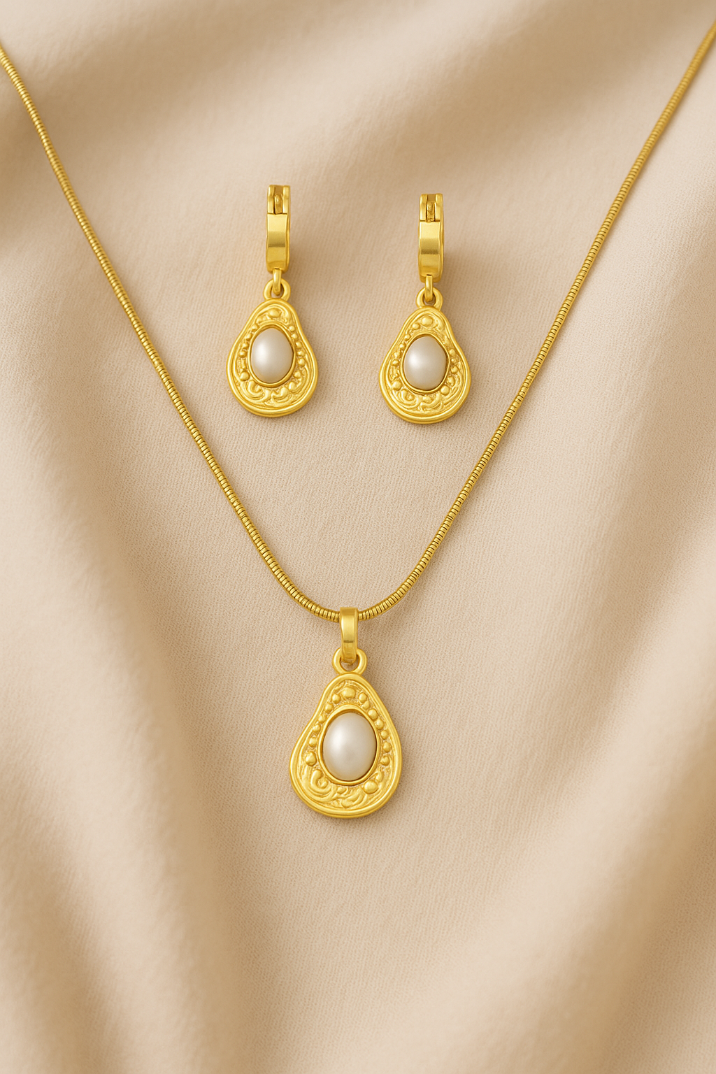 Dainty Pearl Set