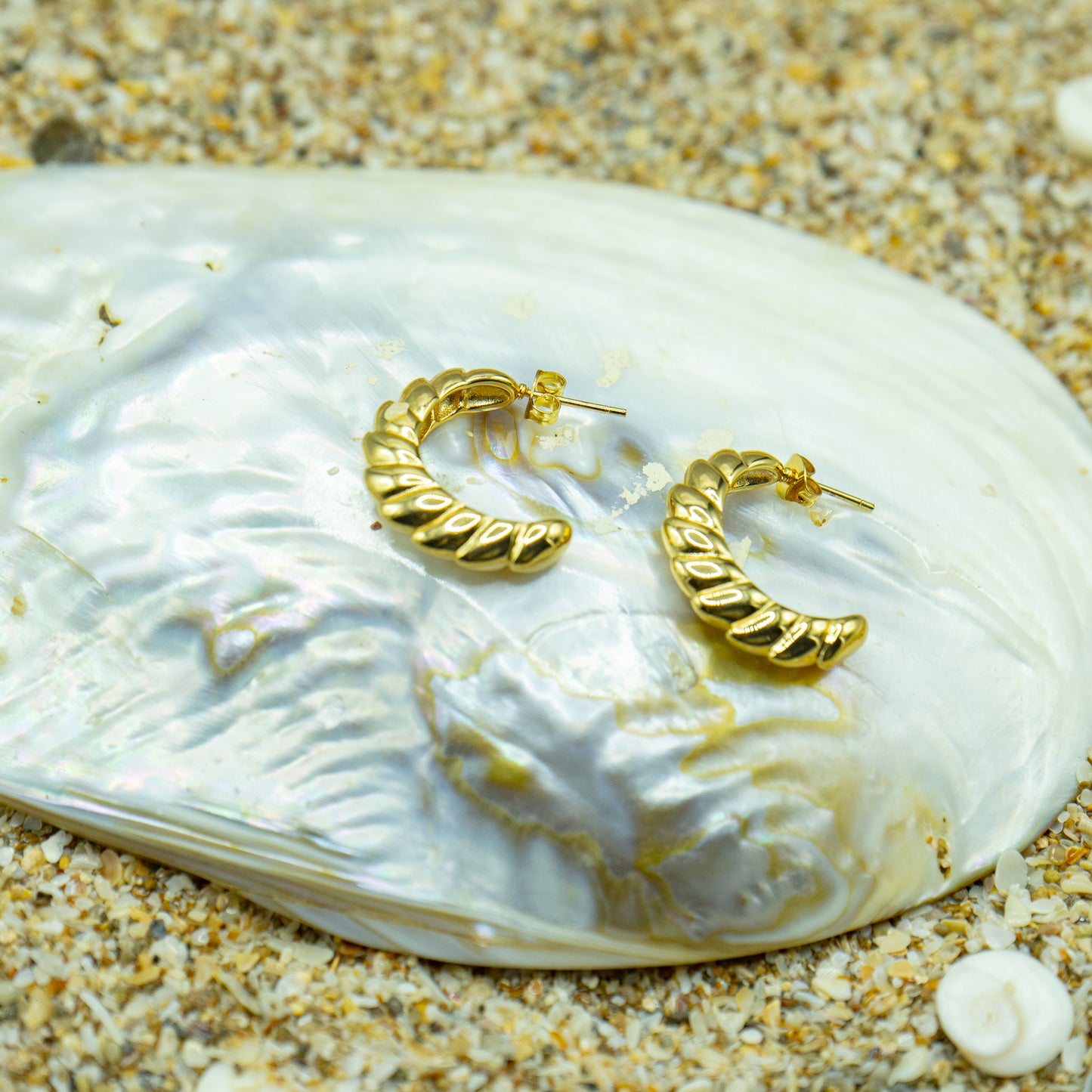 Intricate hoop earrings, gold-plated, hypoallergenic, anti-tarnish