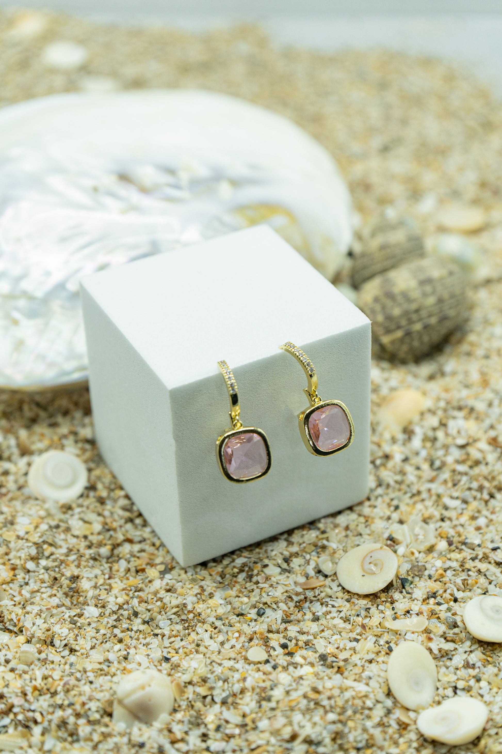 Pink hoop earrings, yellow gold-plated, hypoallergenic, anti-tarnish, stylish and elegant fashion jewelry