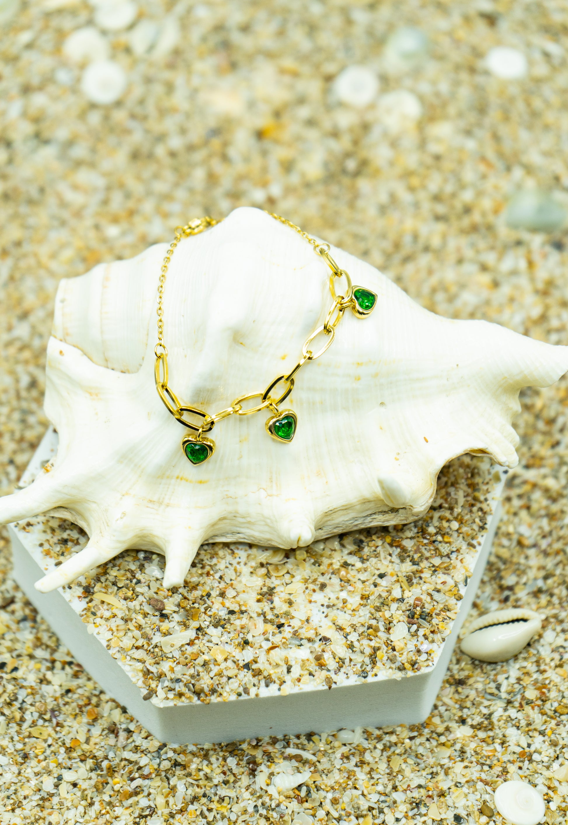 Elegant Heart Charm Bracelet with yellow gold plating, anti-tarnish finish, and hypoallergenic design.