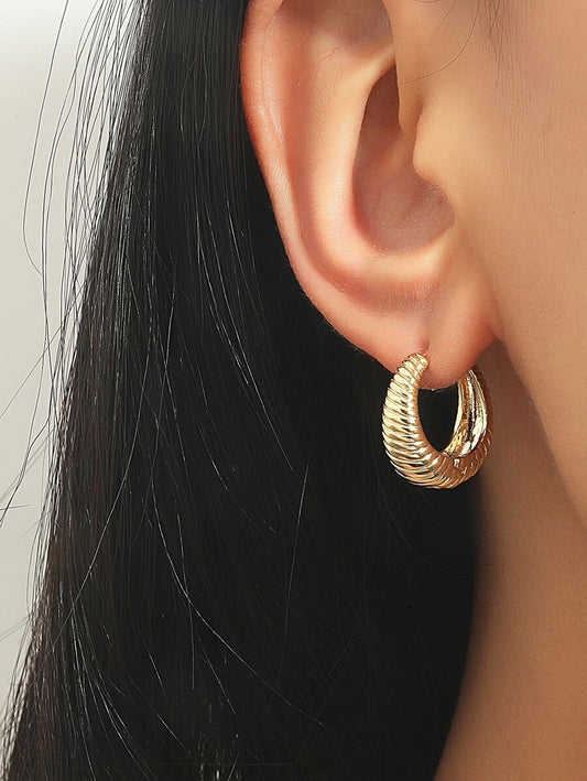 Chunky ribbed gold hoop earrings – anti-tarnish shine