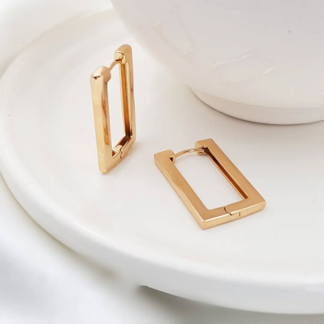 Minimalist geometric earrings with open rectangle design