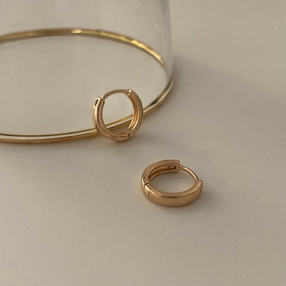 Lightweight golden hoops for everyday elegance – Peppy Pink