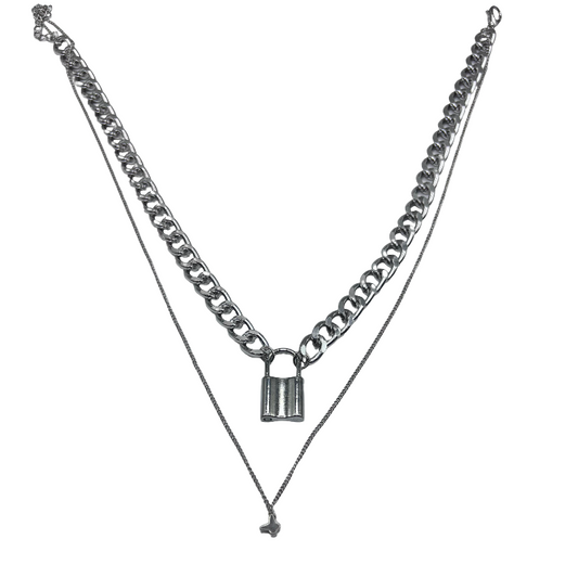 Bold fashion necklace with thick gold chain and lock pendant