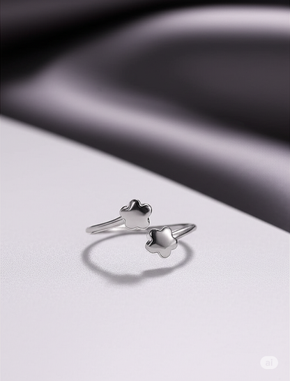 Double Clover Ring
