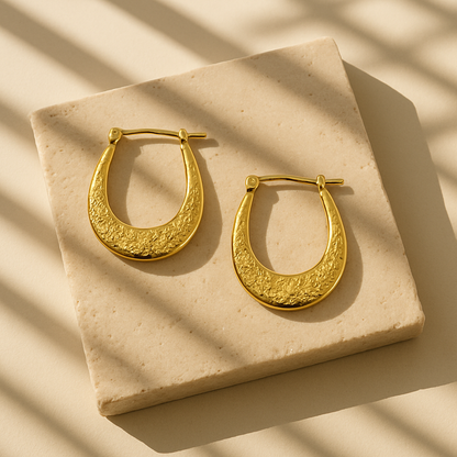 Gleam Curve Earrings