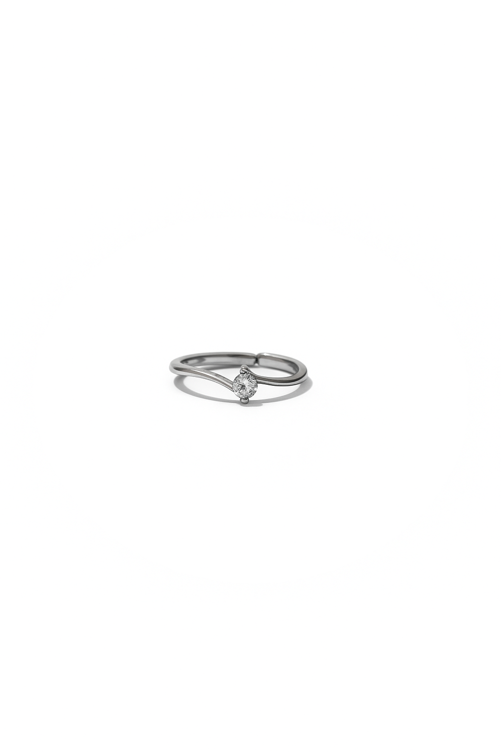 Twisty Curve Ring