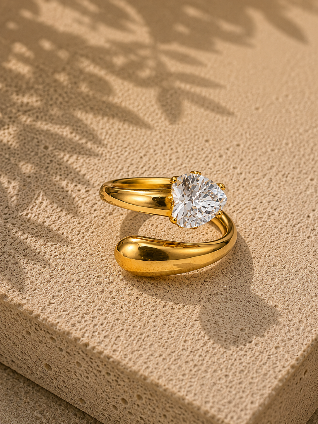 Twirl Glow Solitaire Ring