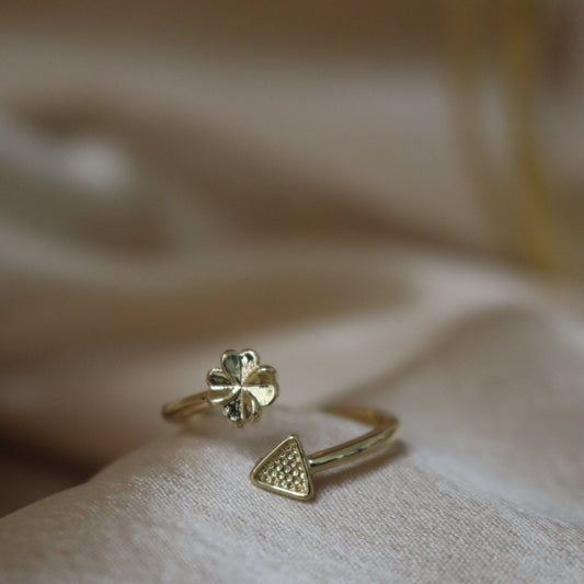 Lucky Clover & Triangle Ring